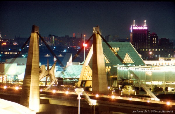 Vue d’une partie du site, la nuit. – 1967. Archives de la Ville de Montréal. VM97-Y_2P119