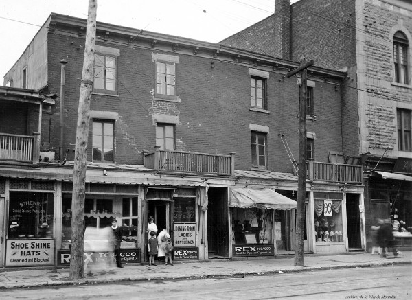 Photo tirée de la collection VM166 : Saint-Henri - Rue De Courcelle. 1929. VM166-D1901-30-021. Archives de la Ville de Montréal.