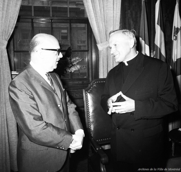 Cardinal Karol Wojtyla (futur Jean-Paul II) et Jean Drapeau. Photographie de Vandensteene, 29 août 1969. VM94,E-2459-3