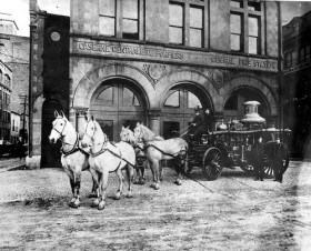 Véhicule d’incendie à chevaux, entre 1903 et 1930