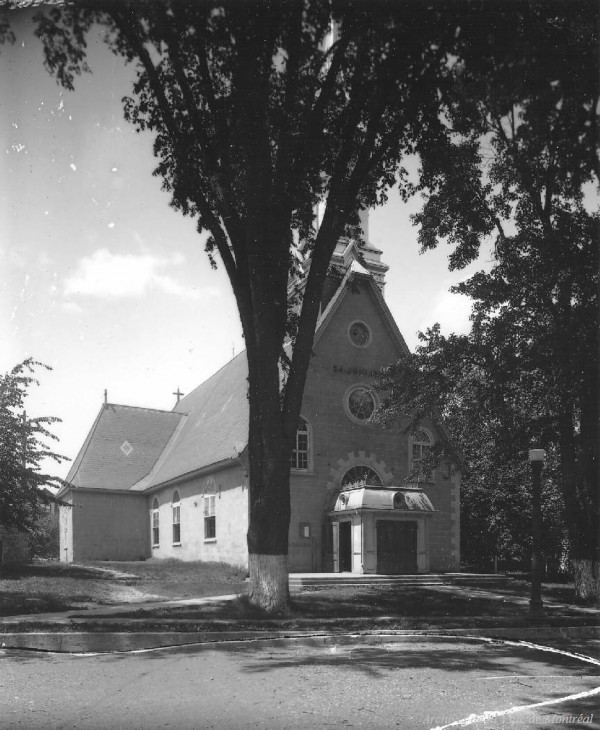 Église Saint-Enfant-Jésus-de-la-Pointe-aux-Trembles, vers 1920, BM42-G2585