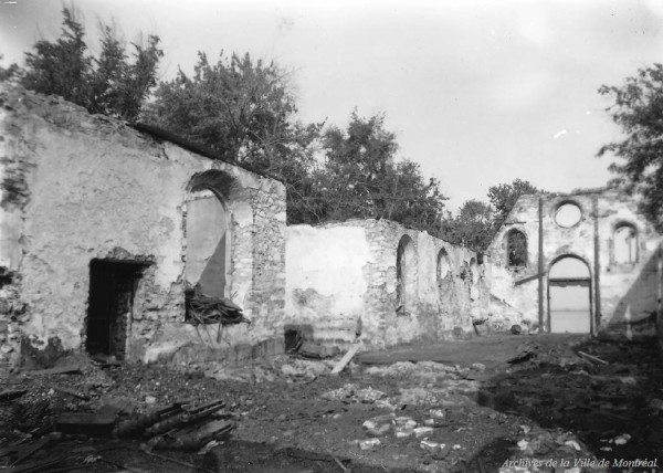 Après l'incendie de l'église de 1705, 1937, BM42-G2575