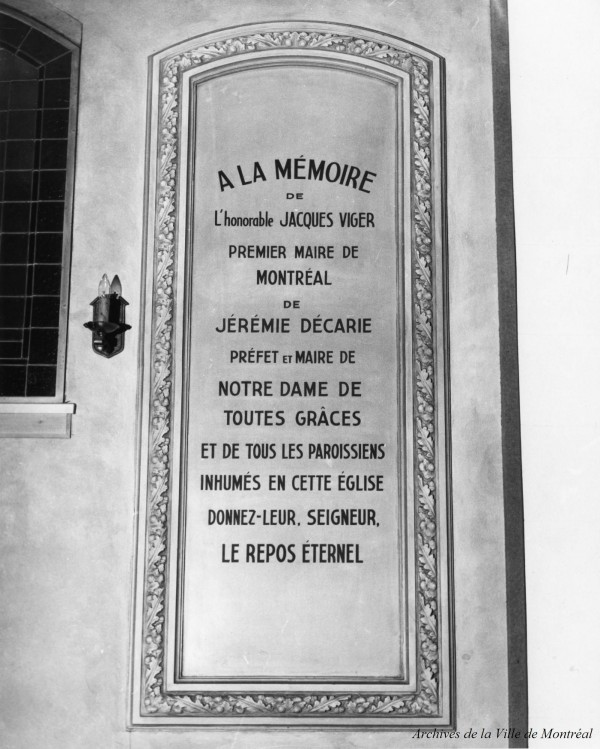 Mémorial au sous-sol de l'église Notre-Dame-de-Grâce, vers 1975, R3690-2_5375-013