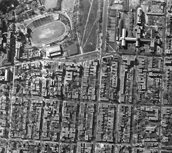 Vue aérienne du secteur Avenue du Parc et Avenue des Pins en 1949. VM97,S3,D7,P09-29.