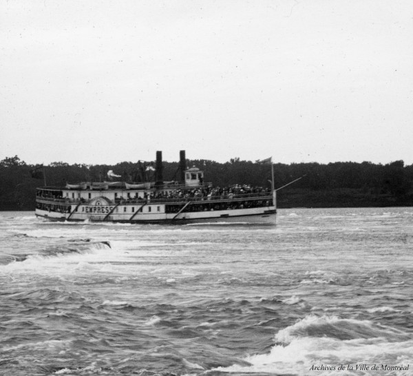 Bateau sur les rapides de Lachine, fin du 19e siècle, BM42-G0338
