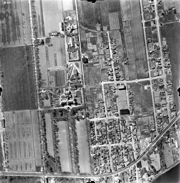 Photo aérienne, Maison Sainte-Thérèse, 1947. VM97, S3, D7, P8-54