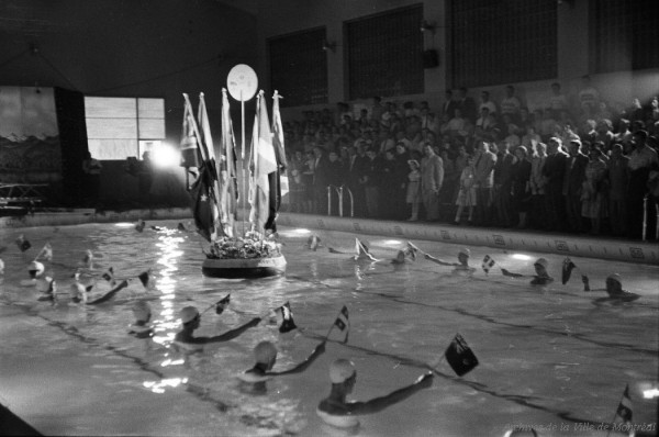 Gala aquatique : Bain Rosemont, 28 mai 1955, VM105-Y-2_60-038