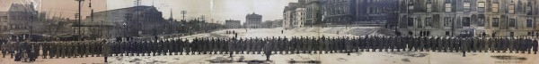 Le régiment du Black Watch sur le Champ-de-Mars à Montréal, la veille de son départ pour l'Europe. 1916.