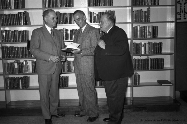 Inauguration de la bibliothèque Shamrock, 1947, VM94-Z388-2