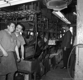 Employés de la Canadian Buttons Limited, rue Sainte-Antoine. 31 mai 1967. VM94,C1027-073.
