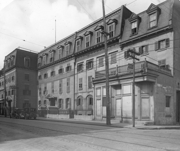 Hôpital Notre-Dame, photo d'Edgar Gariépy, vers 1920, BM42-G1038