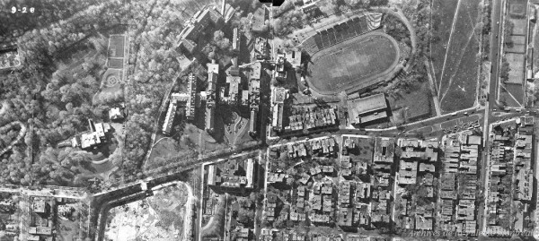 Vue aérienne du secteur de l'hôpital, 1947, VM97-3-7_P09-28