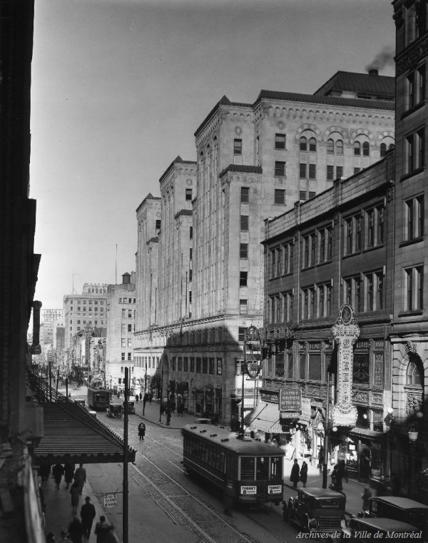 La rue Sainte-Catherine, photo du CP, années 1930, VM6,R3153-2_1025-1396O-004