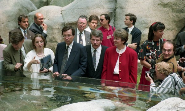 Inauguration du Biodôme en présence du premier ministre Bourassa et du maire Jean Doré, 1992, VM94-U6299-055