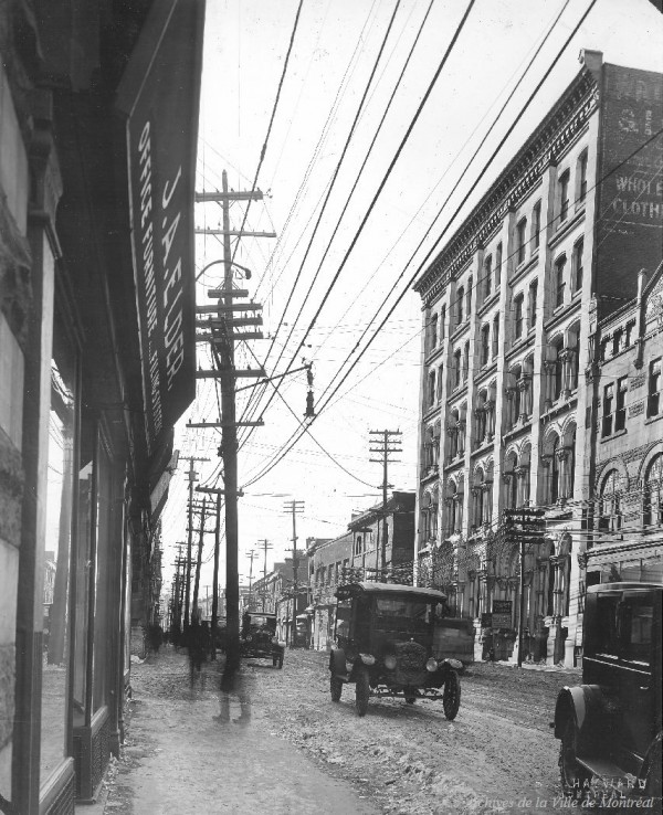 Rue Notre-Dame à l'ouest de la rue McGill, photo S.J. Hayward, mars 1924, VM98-Y_2P02