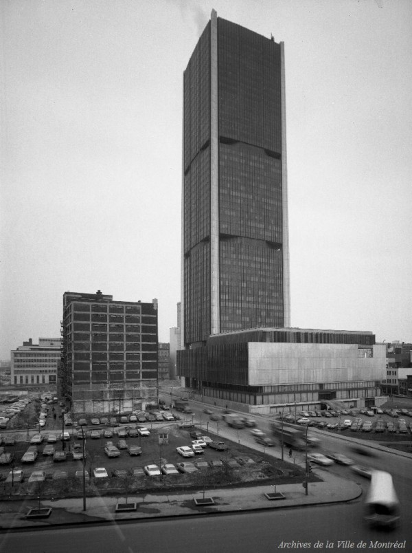 Place Victoria, photo Raymond Gagnon, 1969, VM94-A0569-002