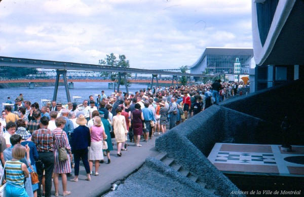 La foule à Expo 67, photo Gilbert Ouellet, 1967, P123_2P066