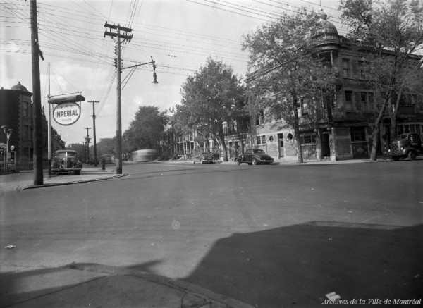 Homicide involontaire à l'intersection de la rue Saint-Hubert et de l'avenue Duluth. - 27 septembre 1949. VM095-Y-1-1-3-D13. Archives de la Ville de Montréal.