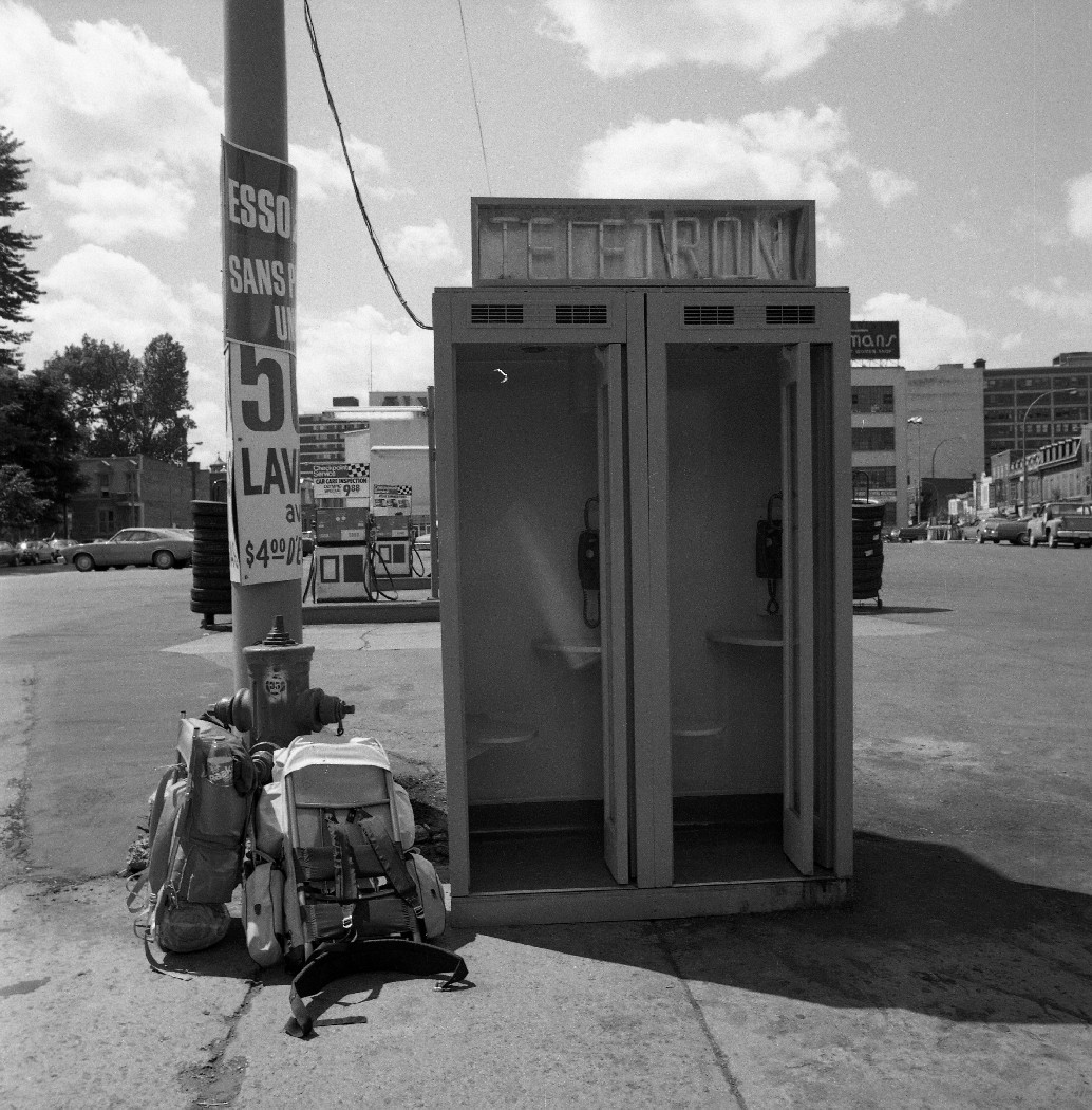 CORRIDART, rue Sherbrooke. - 6 juillet 1976. / Louis-Philippe Meunier. Archives de la Ville de Montréal. VM94-EM0750-001
