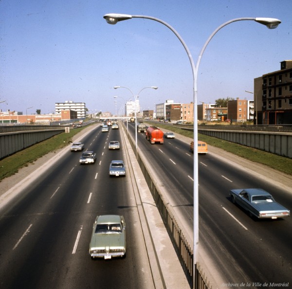 Boulevard Métropolitain et de l’Acadie, vers l’Est – Octobre 1967. VM94-Ad-038-031. Archives de la Ville de Montréal.
