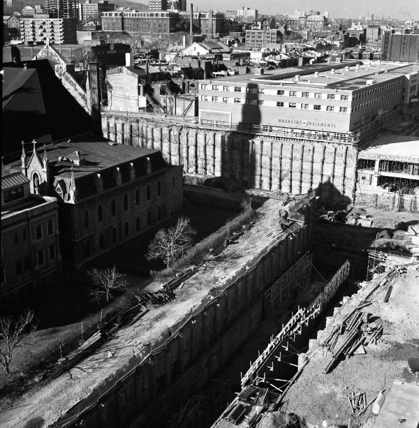 Construction de la station de métro Berri-de Montigny. Octobre 1964. VM94-M074-042. Archives de la Ville de Montréal.
