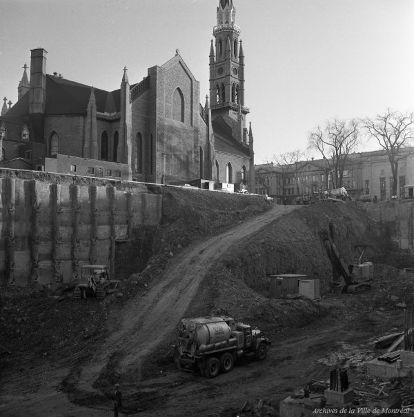 Construction de la station de métro Berri-de Montigny. 2 novembre 1964. VM94-M075-005. Archives de la Ville de Montréal.