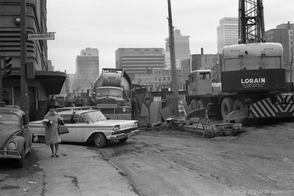 Construction de la station de métro McGill. 15 mars 1965. VM94-M114-013. Archives de la Ville de Montréal.