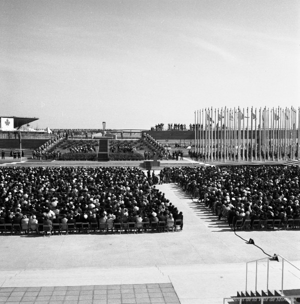 Inauguration de l'Expo 67. 27 avril 1967. VM94-X003-008. Archives de la Ville de Montréal.