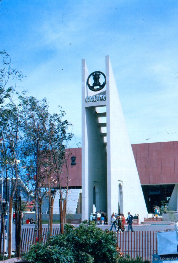 Pavillon de l’Inde / Gilbert Ouellet. – 1967. Archives de la Ville de Montréal. P123_2P073