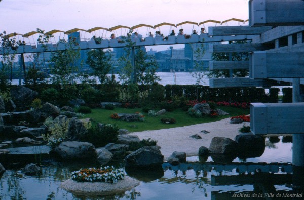 Jardin du pavillon japonais / Gilbert Ouellet. – 1967. Archives de la Ville de Montréal. P123_1P025