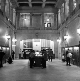 Salle de distribution de la bibliothèque centrale. 22 septembre 1964. VM94-U0180-011. Archives de la Ville de Montréal.
