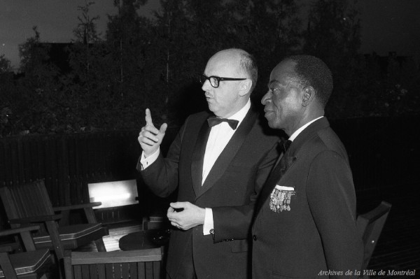 Le maire Jean Drapeau et le président de la Côte d'Ivoire, Félix Houphouet-Boigny. 23 août 1967. VM94-X045-028. Archives de la Ville de Montréal.