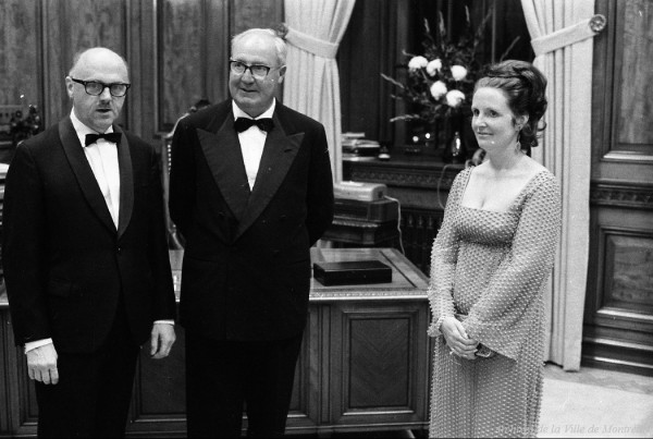 Le président de l’Italie, Giuseppe Saragat, reçu à l’hôtel de ville par le maire Jean Drapeau et sa conjointe Marie-Claire. – 1967. - Archives de la Ville de Montréal. VM94-X054-067