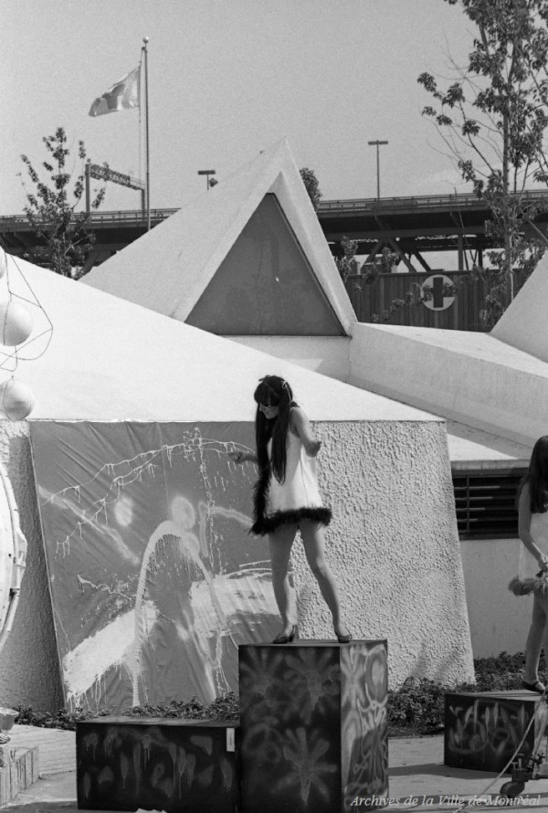 Danse au pavillon de la jeunesse / Patricia Ling. – 1967. – Archives de la Ville de Montréal. P132-2_021-012