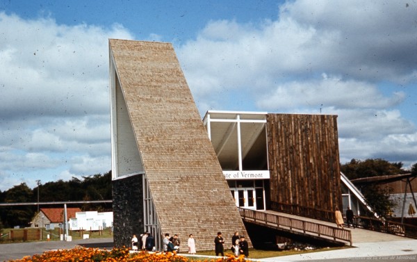Pavillon du Vermont / Office national du film du Canada. – 1967. – Archives de la Ville de Montréal. VM94-EXd281-030