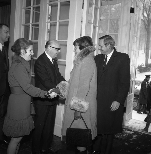 Départ de Neil et Janet Armstrong, 3 décembre 1969. Archives de la Ville de Montréal, VM94-E2515-049