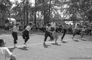 Au parc Belmont : jeux de course (à cloche-pied), Pique-nique annuel des enfants, organisé par la Ville de Montréal.  Juillet 1953. VM105-Y-2_009-039. AVM.