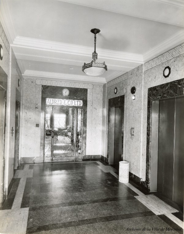 Intérieur de l’édifice Aldred. [193-]. P174-Y-D004-002. Archives de la Ville de Montréal.