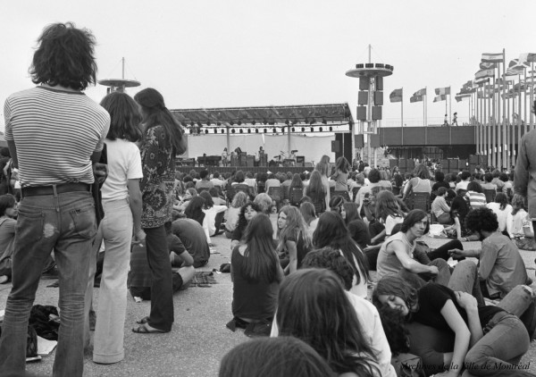 Festival Pop à la Place des Nations. – 30 juin 1971. VM94-TDH71-287-032. Archives de la Ville de Montréal.