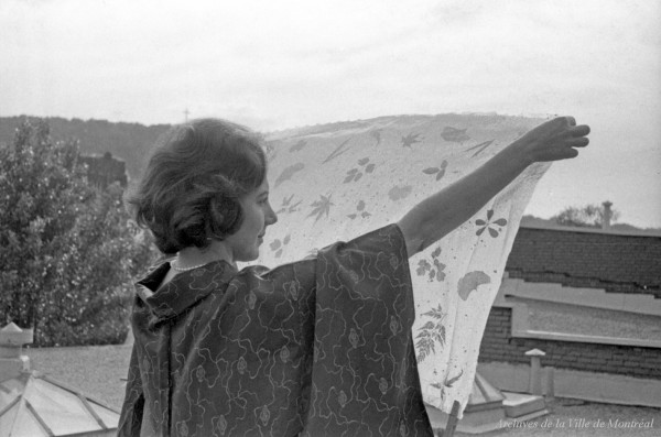 L’artiste textile Micheline Beauchemin. – 13 juin 1962. Photographie de Robert Millet. P179-Y-01-01-19620613-P020. AVM.