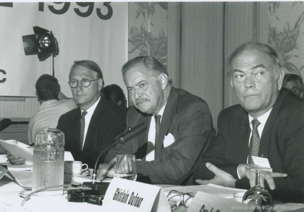 Rendez-vous économique 1993 du secteur privé, à l’initiative du Conseil du patronat du Québec, avec Gérald Tremblay, ministre  libéral provincial, Jacques Parizeau, chef du Parti québécois, et Ghislain Dufour, président du Conseil du patronat du Québec. - Septembre 1993. P151-Y-D006-001. Archives de la Ville de Montréal
