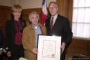 Visite de Charles Aznavour à l'hôtel de ville, avec Gérald Tremblay et Helen Fotopulos, mairesse de l'arrondissement Le Plateau Mont-Royal. - 3 mai 2002. P151-Y-D007-002. Archives de la Ville de Montréal