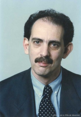 Portrait de Marvin Rotrand, utilisée pour sa campagne électorale avec la Coalition démocratique de Montréal. - [1990?]. P178-04-D007-002. Archives de la Ville de Montréal