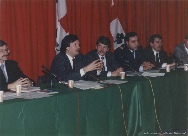 Le maire Jean Doré et André Lavallée, conseiller municipal. - [198-]. P183-Y-D001-001. Archives de la Ville de Montréal