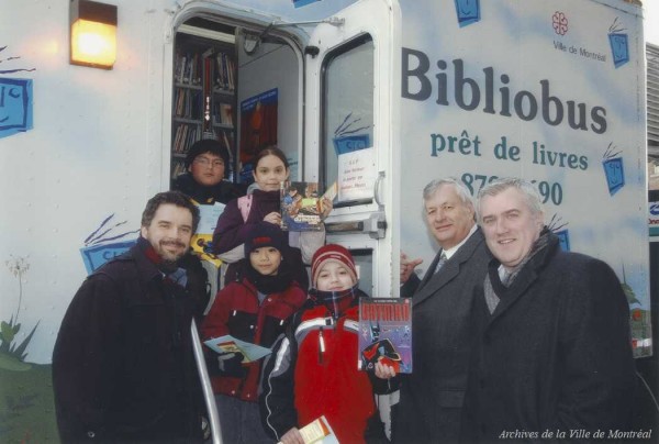 Projet Bibliobus, avec Gilles Grondin, André Lavallée et François Purcell. - [2006?]. P183-Y-D001-005. Archives de la Ville de Montréal